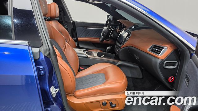 Maserati Ghibli 2018 — photo 16