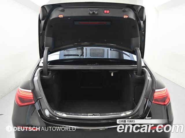 Mercedes-Benz S-Class 2022 — photo 19