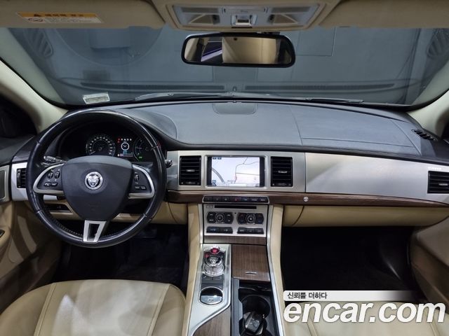 Jaguar XF 2013 — photo 6