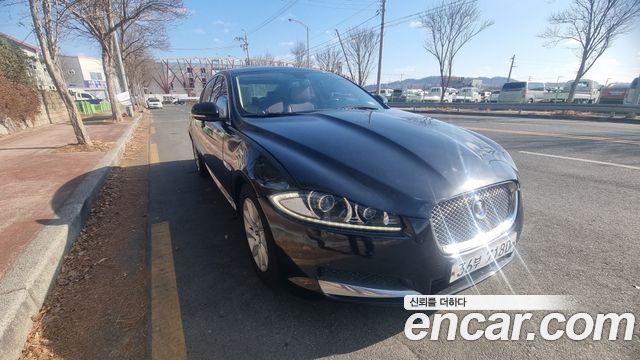 Jaguar XF 2013 — photo 20