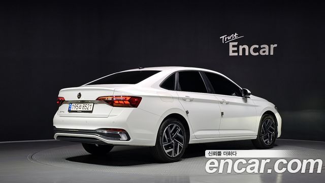 Volkswagen Jetta 2023 — photo 2