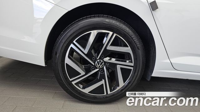 Volkswagen Jetta 2023 — photo 5