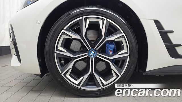 BMW i4 2023 — photo 5