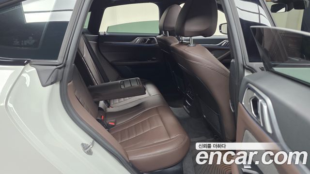 BMW i4 2023 — photo 16