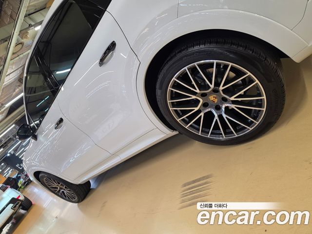 Porsche Cayenne 2022 — photo 6