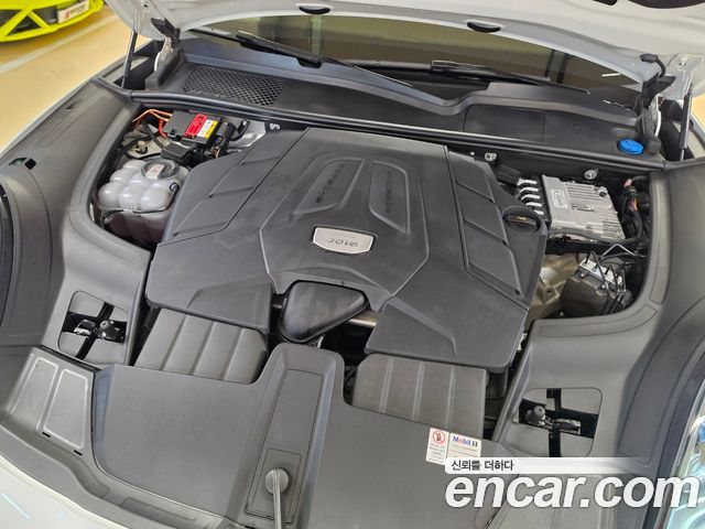 Porsche Cayenne 2022 — photo 9