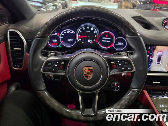 Porsche Cayenne 2022 — photo 14
