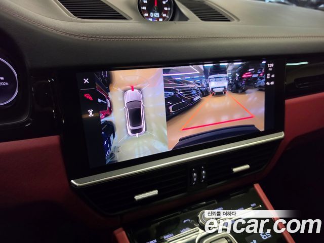 Porsche Cayenne 2022 — photo 16