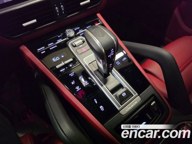 Porsche Cayenne 2022 — photo 17