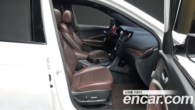 Hyundai Santafe 2018 — photo 11