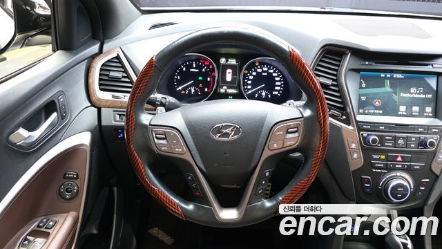 Hyundai Santafe 2018 — photo 13