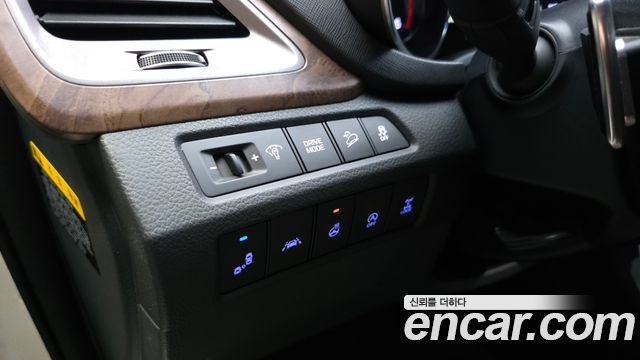 Hyundai Santafe 2018 — photo 17