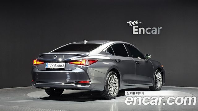 Lexus ES 2025 — photo 2