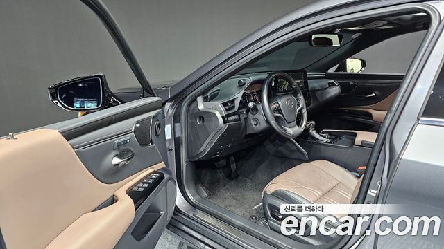 Lexus ES 2025 — photo 13