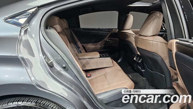 Lexus ES 2025 — photo 18