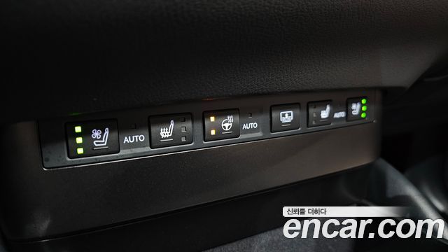Lexus ES 2025 — photo 31