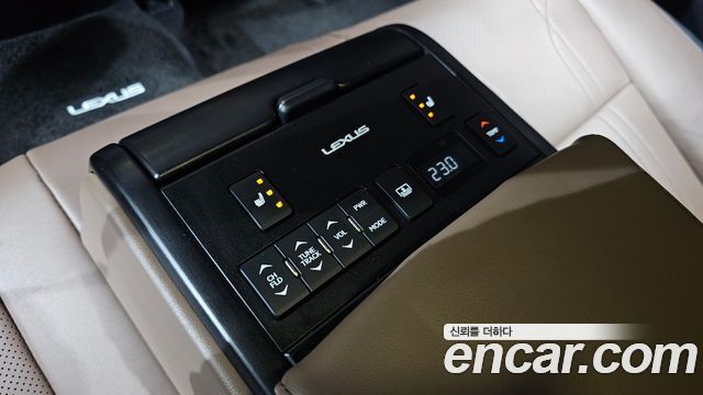 Lexus ES 2025 — photo 33