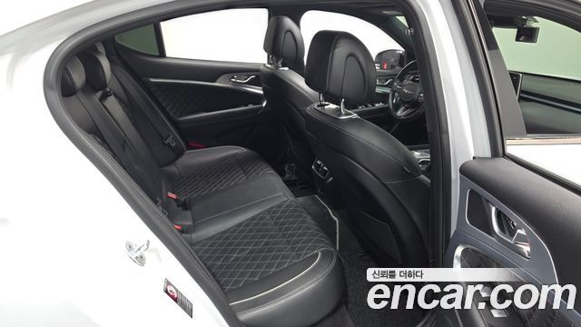 Genesis G70 2018 — photo 12