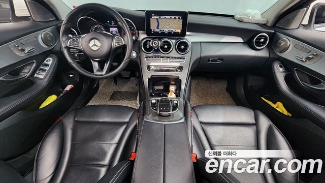 Mercedes-Benz C-Class 2018 — photo 10