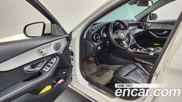 Mercedes-Benz C-Class 2018 — photo 13