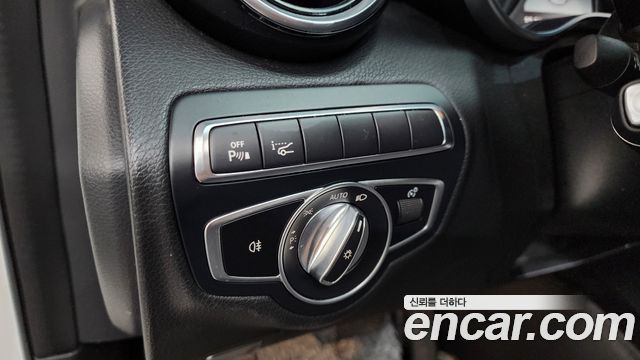 Mercedes-Benz C-Class 2018 — photo 22