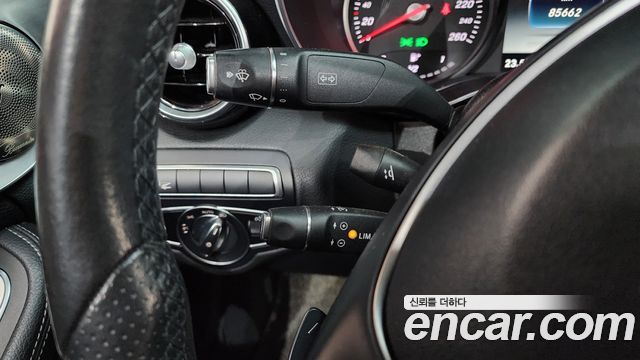 Mercedes-Benz C-Class 2018 — photo 23