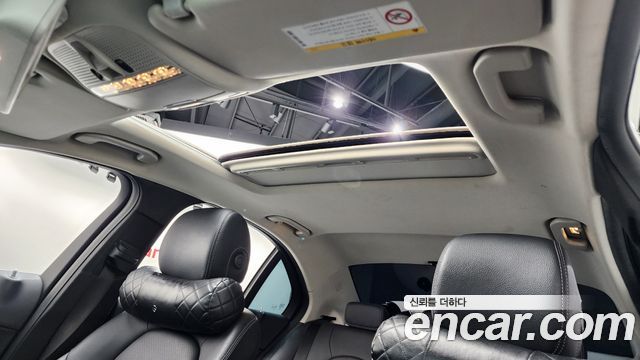 Mercedes-Benz C-Class 2018 — photo 25