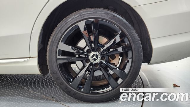 Mercedes-Benz C-Class 2018 — photo 7
