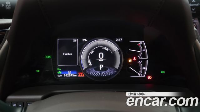 Lexus ES 2019 — photo 8