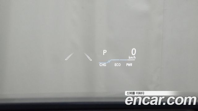 Lexus ES 2019 — photo 16