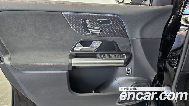 Mercedes-Benz GLA-Class 2026 — photo 14
