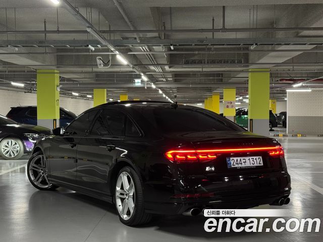 Audi S8 2020 — photo 2