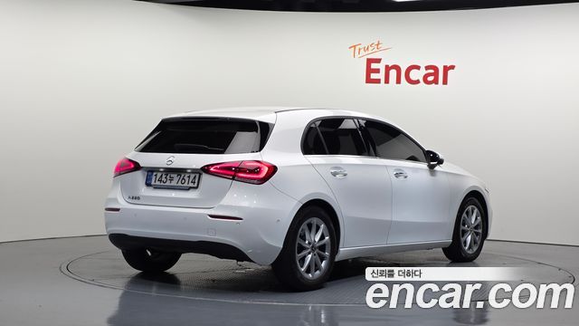 Mercedes-Benz A-Class 2019 — photo 2