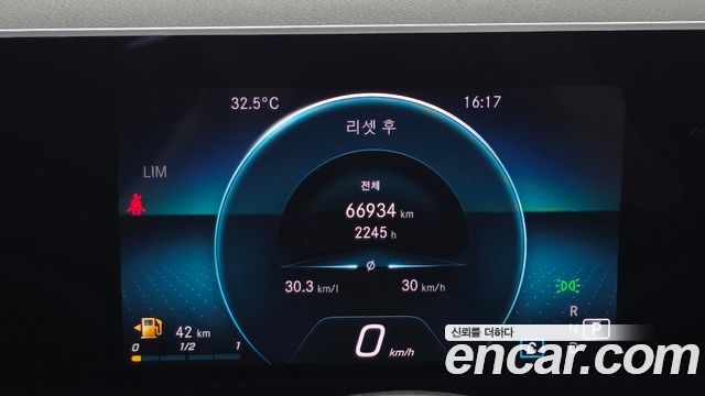 Mercedes-Benz A-Class 2019 — photo 8