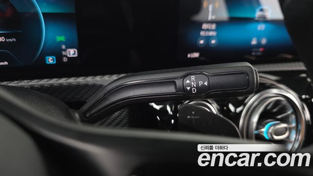 Mercedes-Benz A-Class 2019 — photo 9