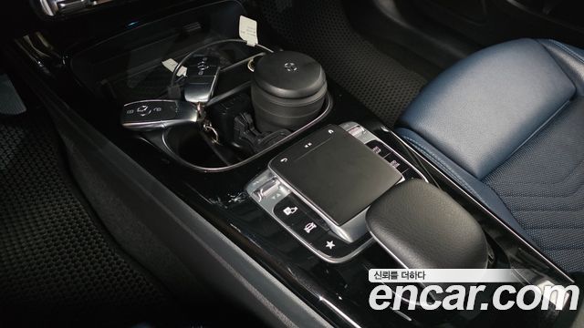 Mercedes-Benz A-Class 2019 — photo 18