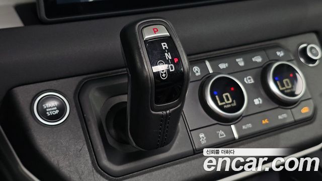 Land Rover Defender 2022 — photo 9