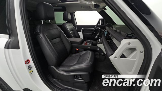Land Rover Defender 2022 — photo 11