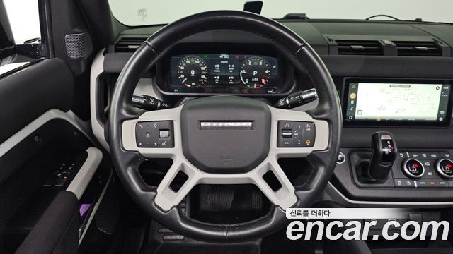 Land Rover Defender 2022 — photo 12