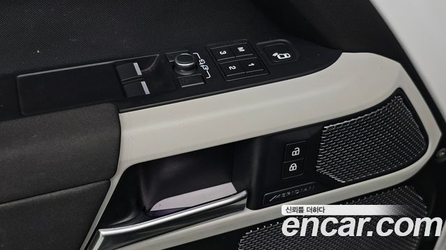 Land Rover Defender 2022 — photo 19