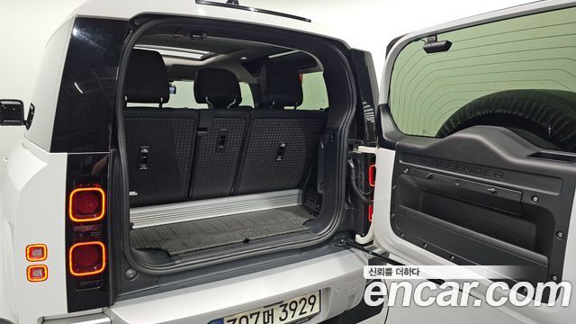 Land Rover Defender 2022 — photo 20