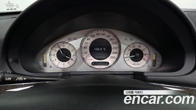 Mercedes-Benz E-Class 2008 — photo 8