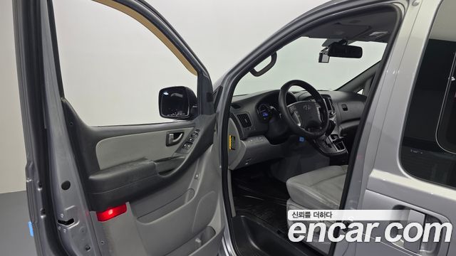 Hyundai Starex 2018 — photo 10