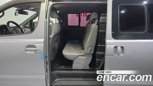 Hyundai Starex 2018 — photo 11