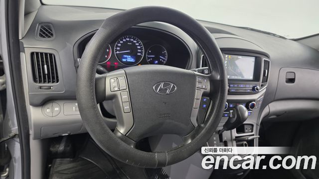 Hyundai Starex 2018 — photo 15