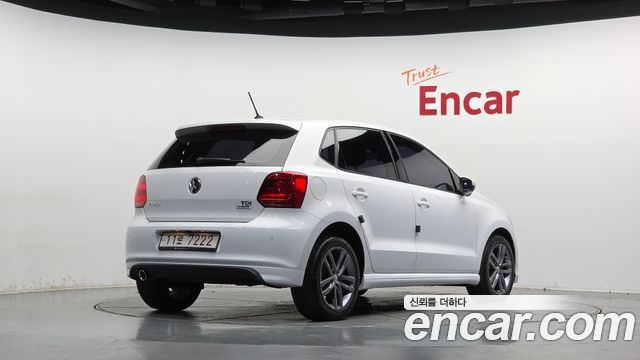 Volkswagen Polo 2015 — photo 2