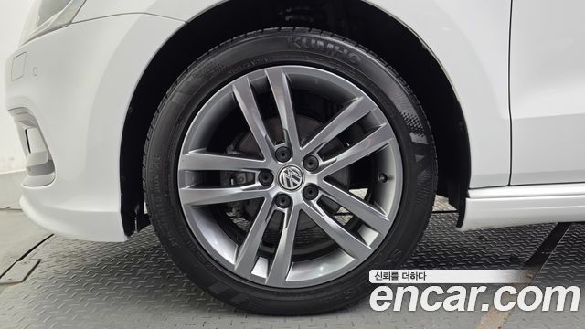 Volkswagen Polo 2015 — photo 5