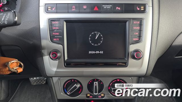 Volkswagen Polo 2015 — photo 14