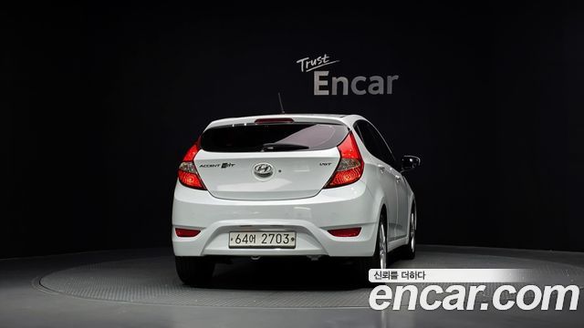 Hyundai Accent 2013 — photo 4
