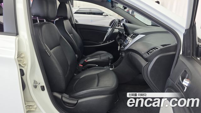Hyundai Accent 2013 — photo 11